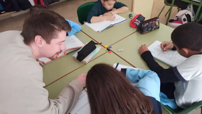 Sprachassistent in Madrid scaled 1